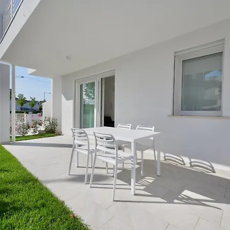 Apartment L14 *